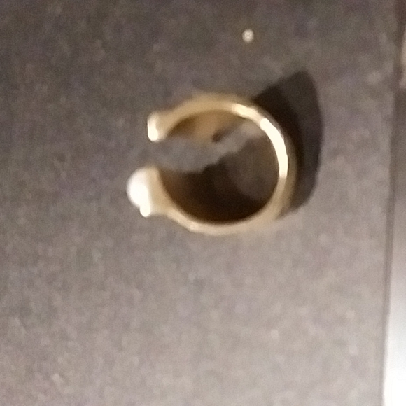 Ring - Picture 3 of 6